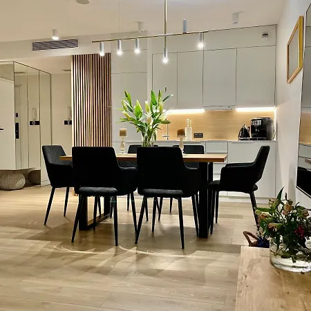 Lux - Pinea Apartmán